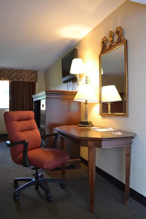 Americas Best Value Inn Smithfield Exterior foto